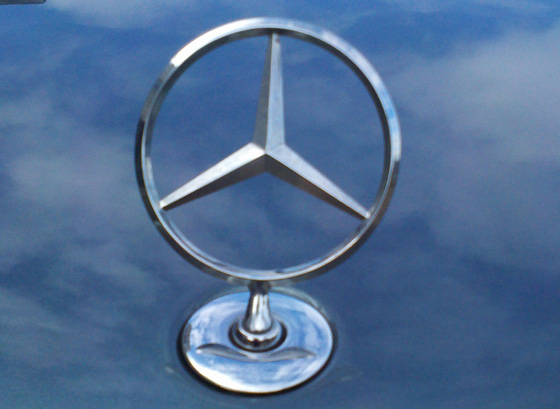 Mercedes-Hood-ornament.jpg